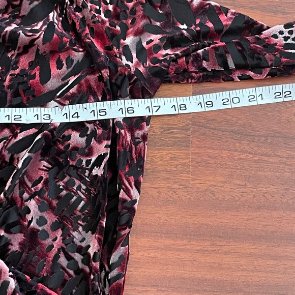 Karen Kane red black velvet burn out blouse size small faux wrap spandex sheer - Picture 13 of 16